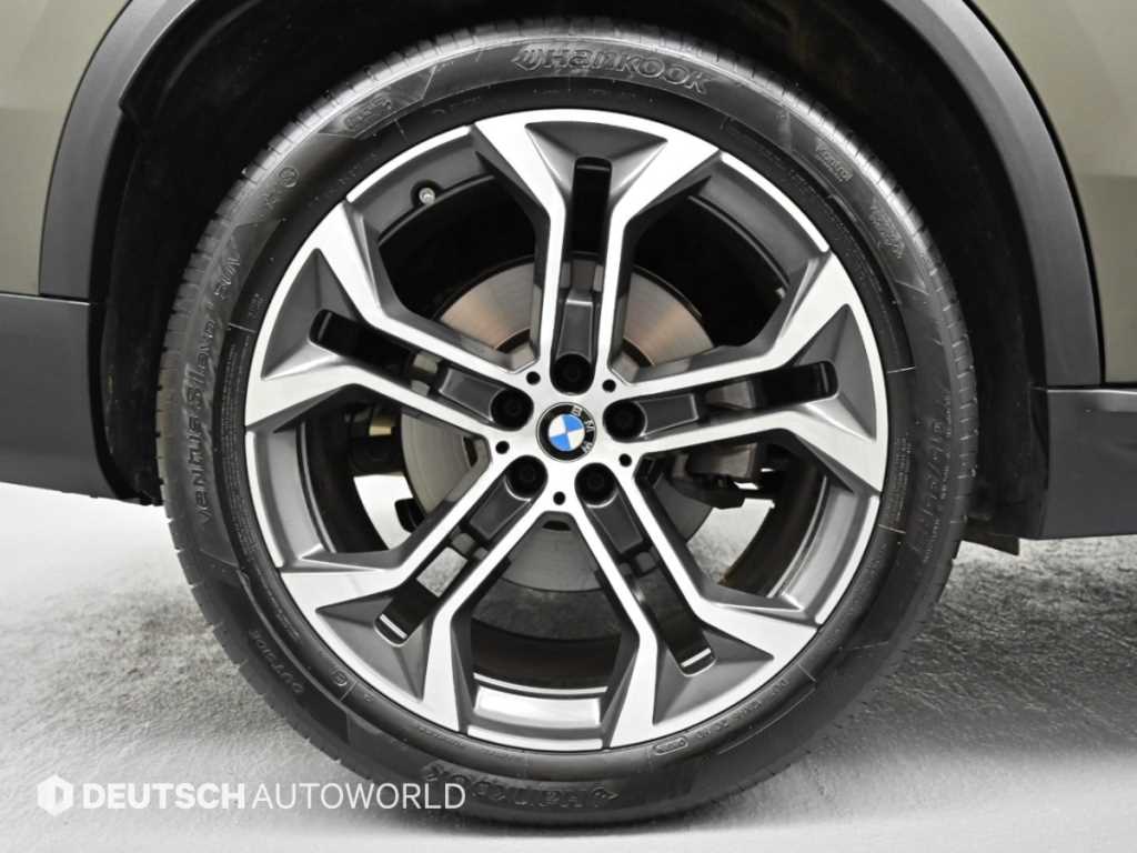 BMW X5 — photo 05