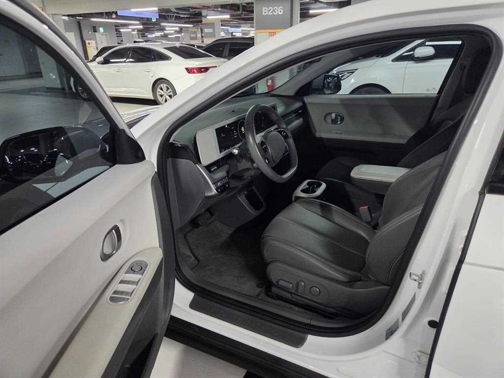 Hyundai Ioniq5 — photo 08