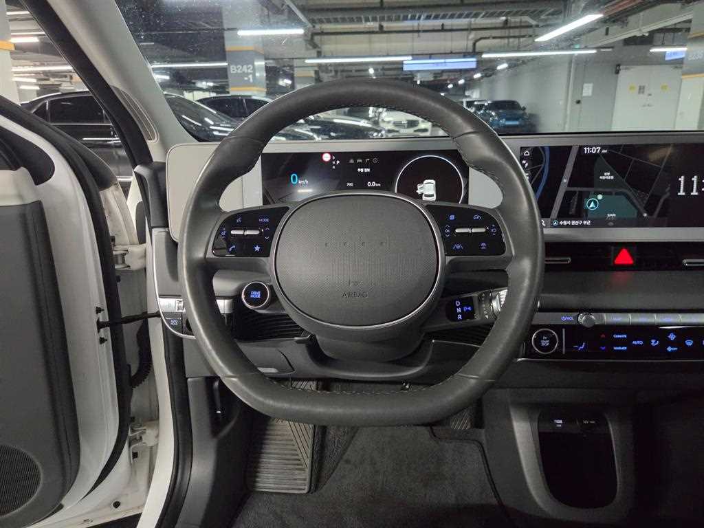 Hyundai Ioniq5 — photo 11