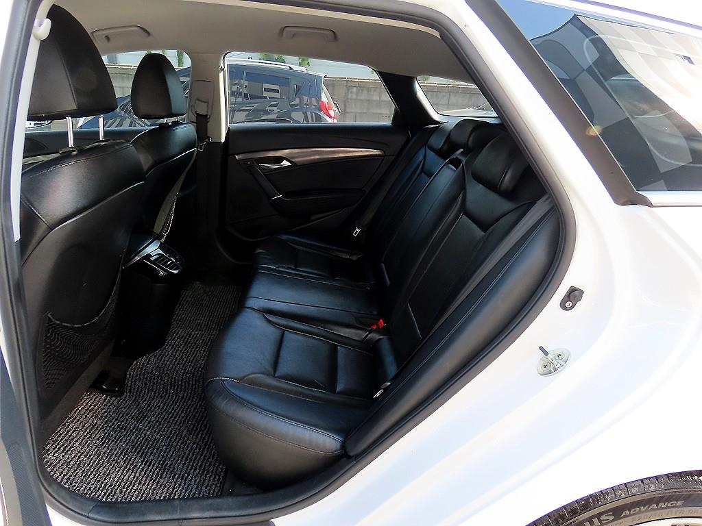 Hyundai i40 — photo 06