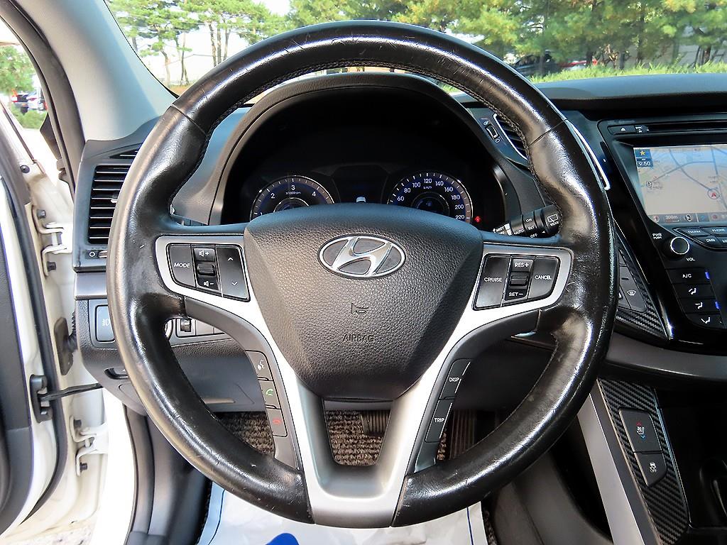 Hyundai i40 — photo 08