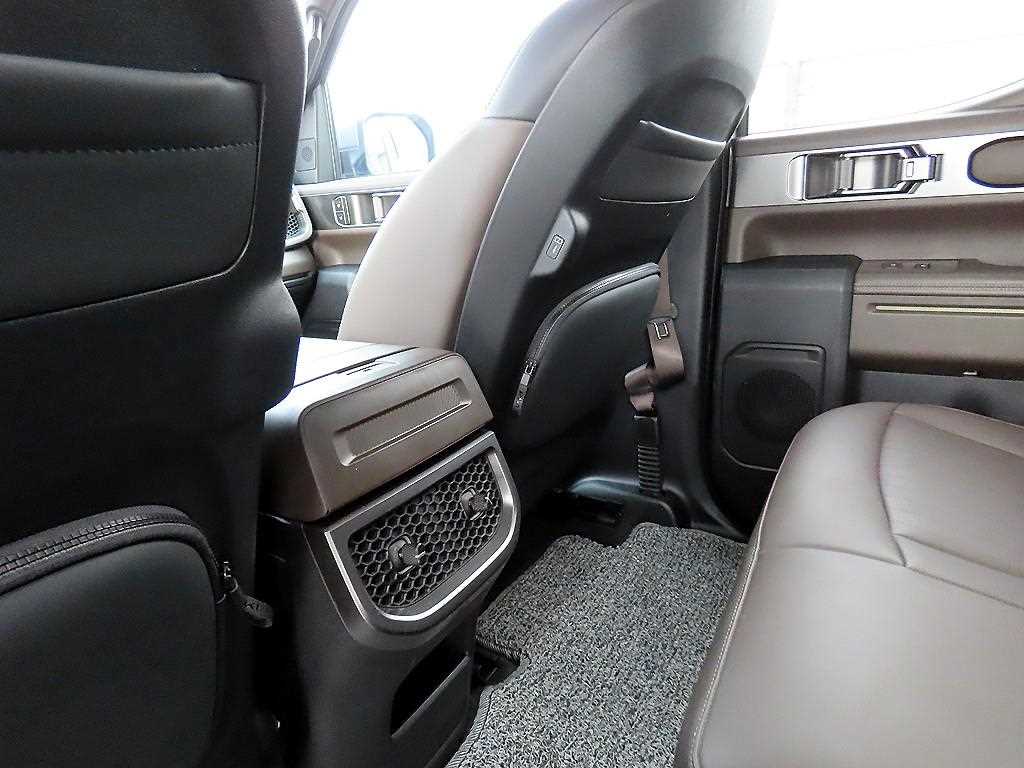 Kia Tasman — photo 16