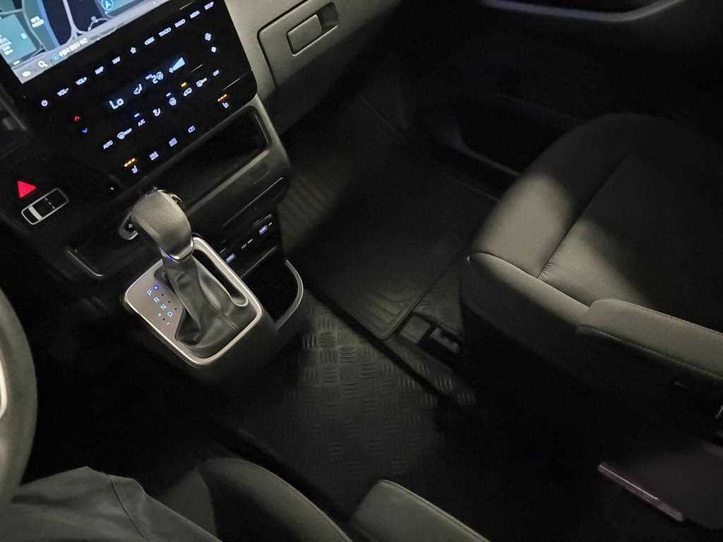 Hyundai Staria — photo 14