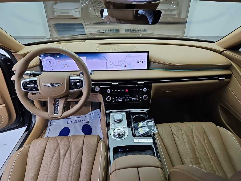Genesis G80 — photo 01