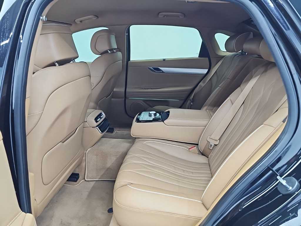 Genesis G80 — photo 12