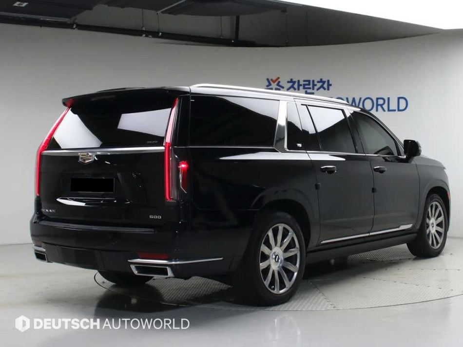 Cadillac Escalade — photo 02