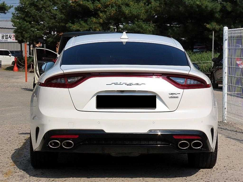 Kia Stinger — photo 04