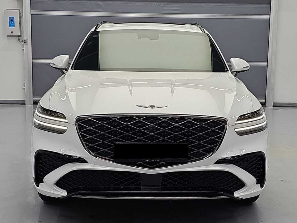 Genesis GV70 — photo 01