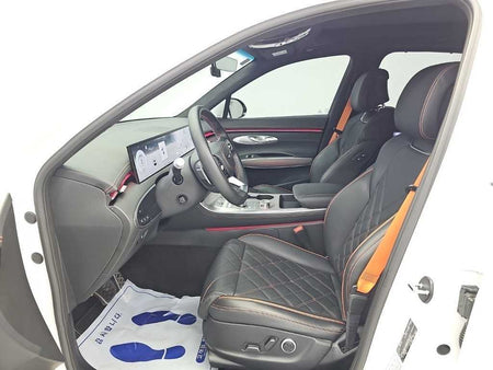 Genesis GV70 — photo 11