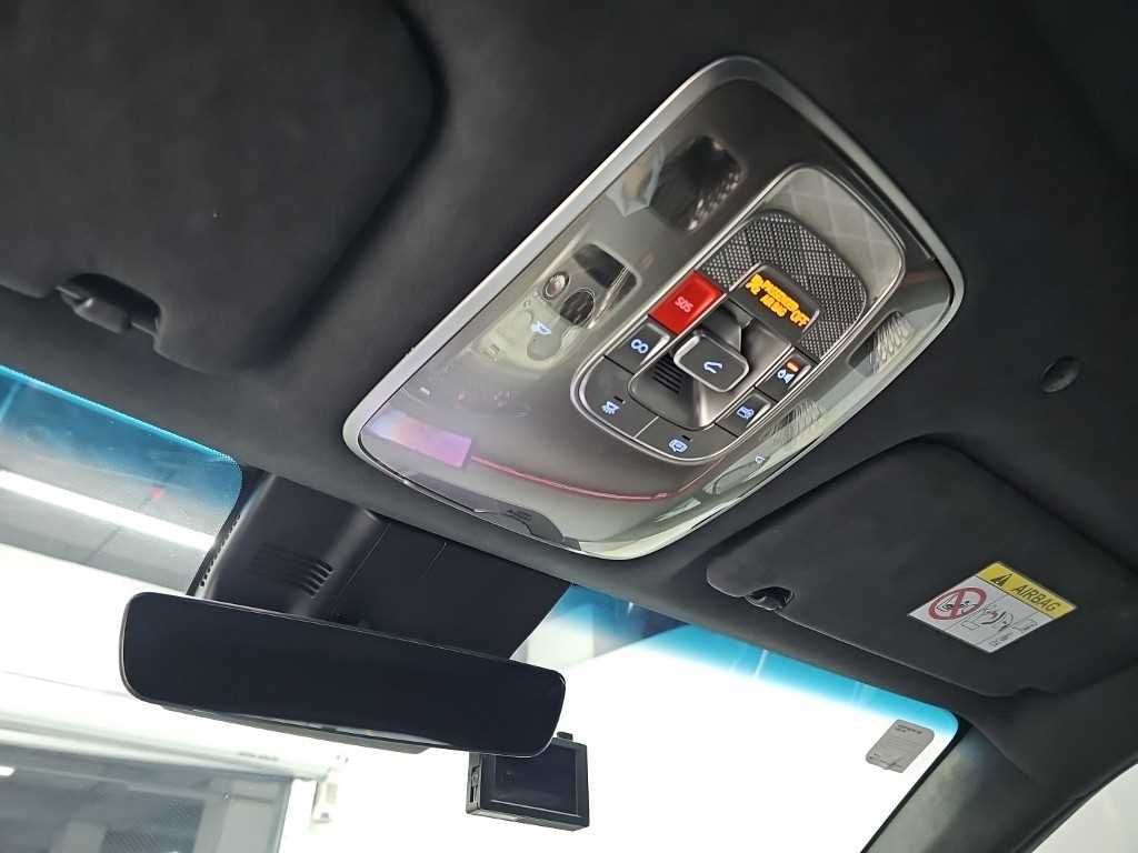 Genesis GV70 — photo 17