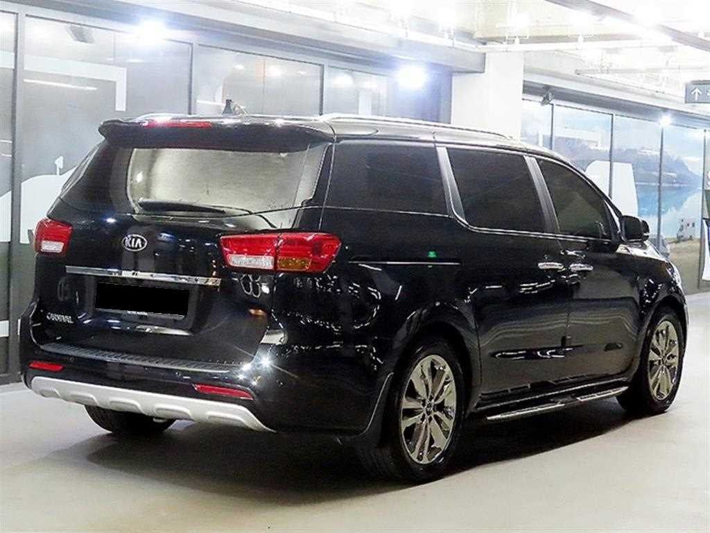 Kia Carnival — photo 04