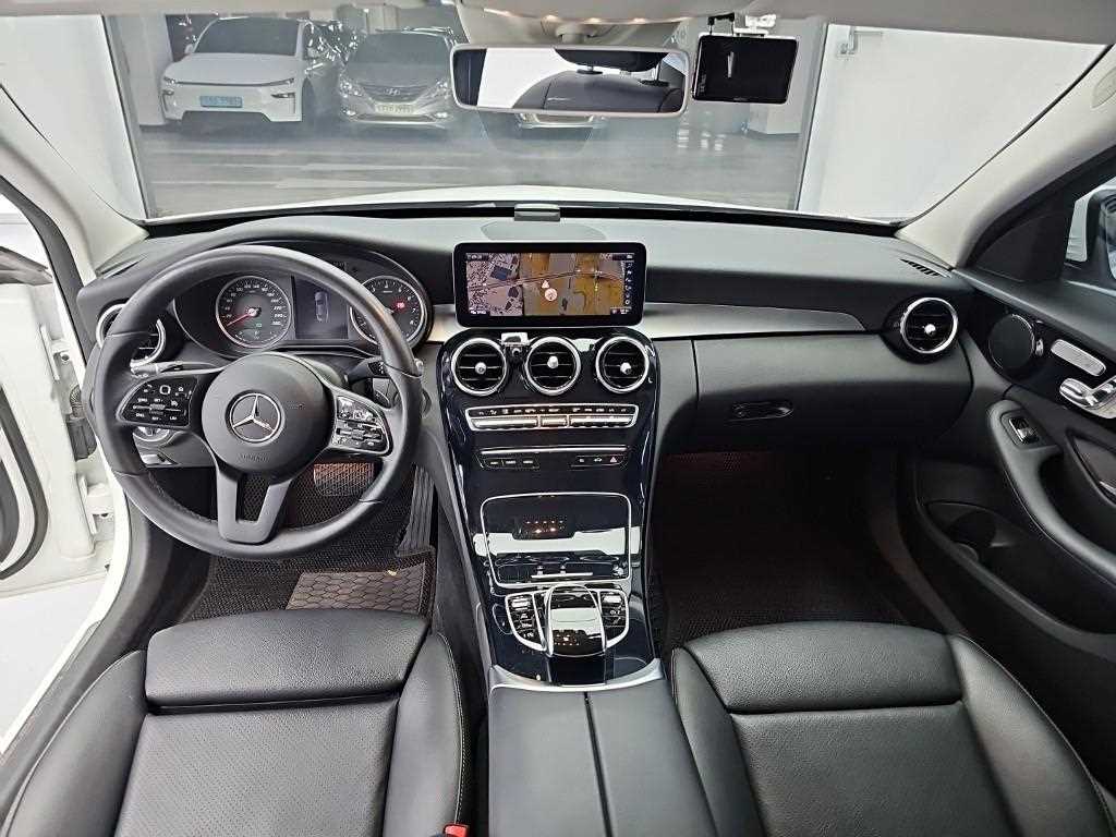 Mercedes-Benz C-Class — photo 07