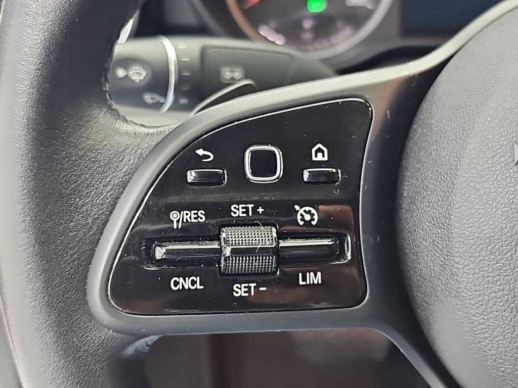 Mercedes-Benz C-Class — photo 17