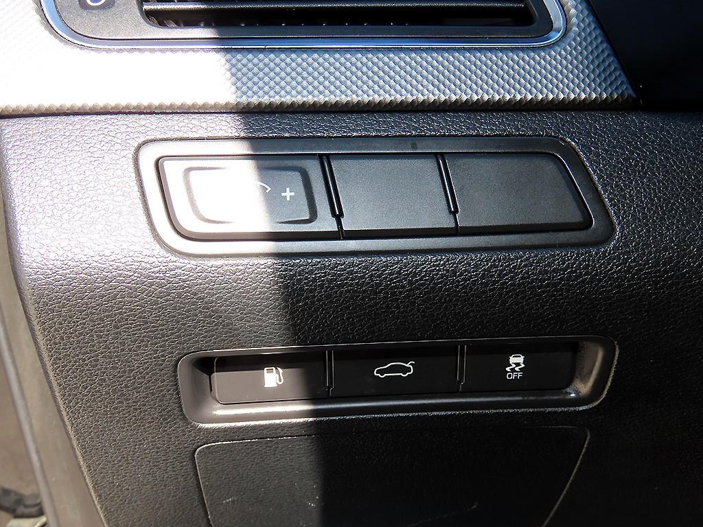 Hyundai Sonata — photo 12
