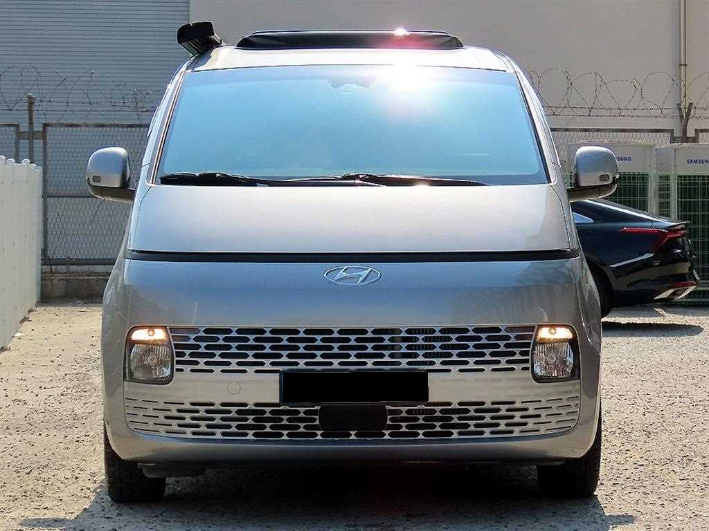 Hyundai Staria — photo 01