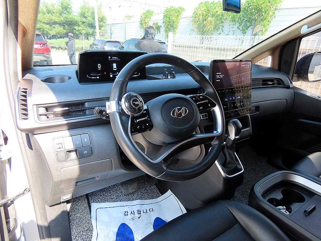 Hyundai Staria — photo 08