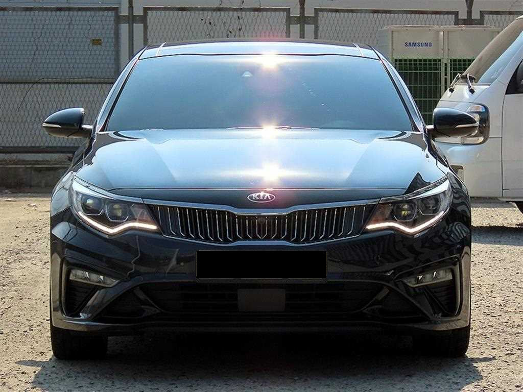 Kia K5 — photo 01