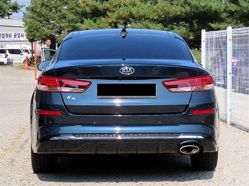 Kia K5 — photo 04