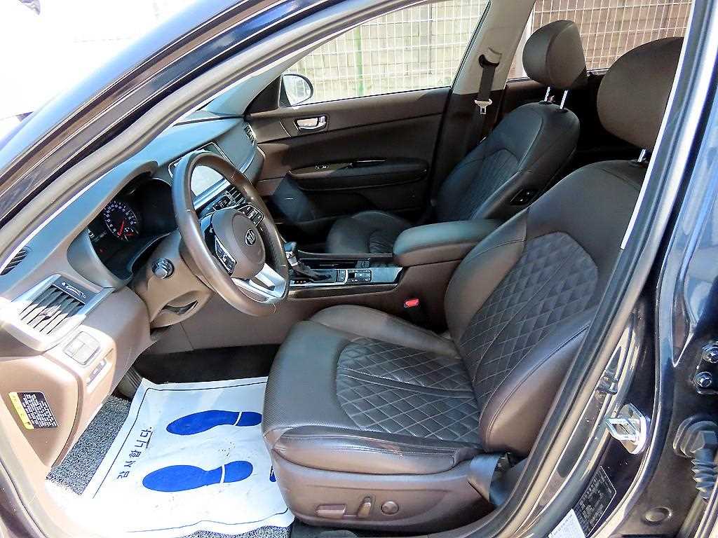 Kia K5 — photo 05
