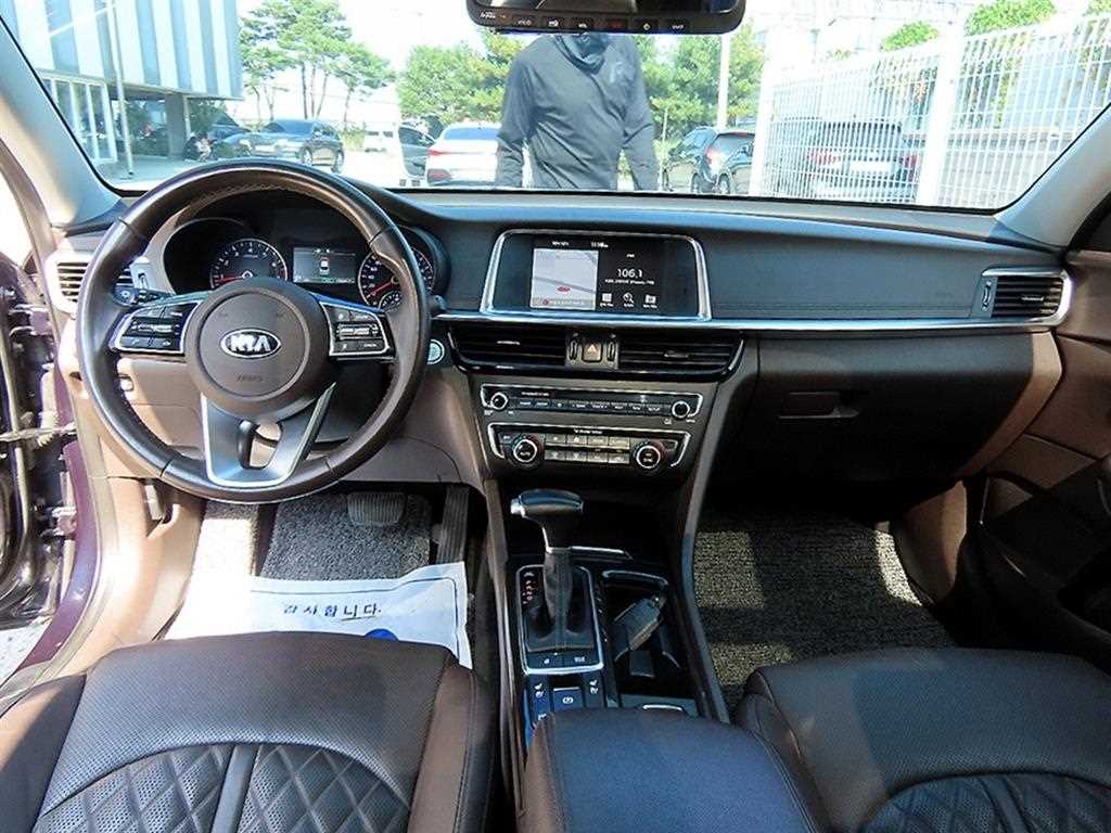 Kia K5 — photo 07