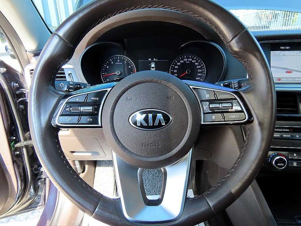 Kia K5 — photo 08