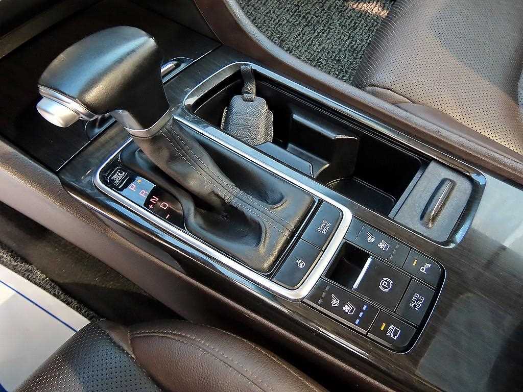 Kia K5 — photo 10