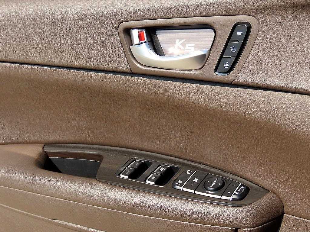 Kia K5 — photo 11