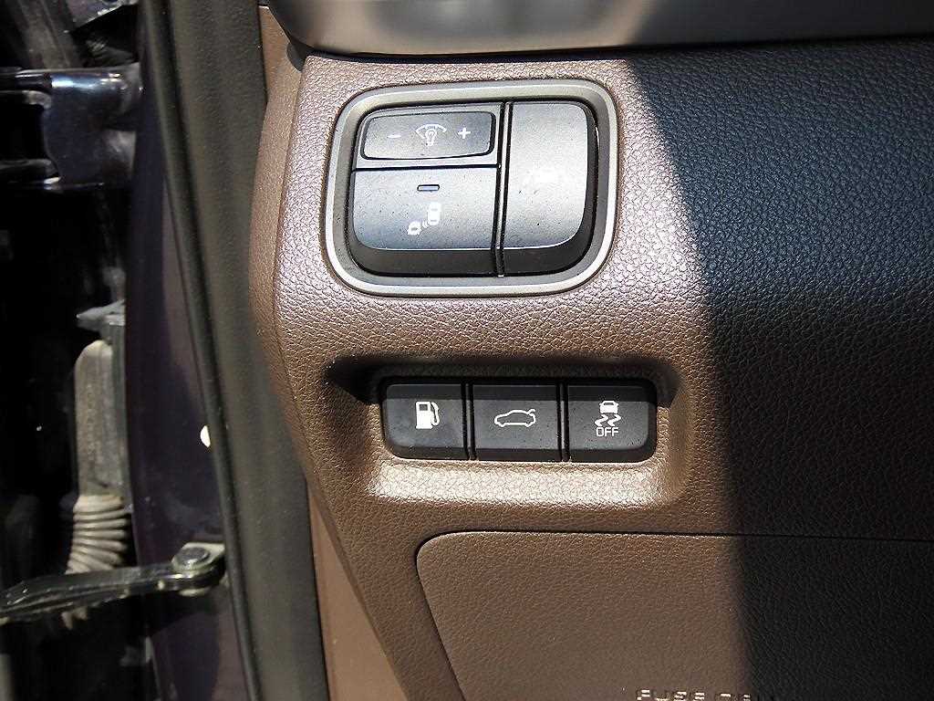 Kia K5 — photo 12
