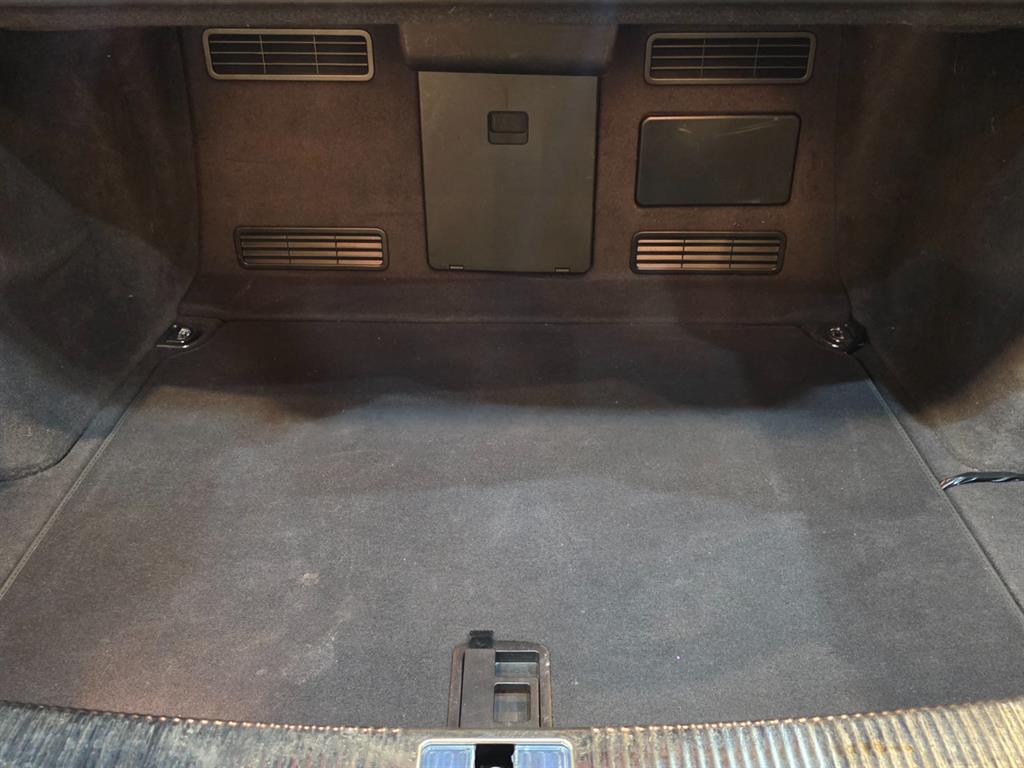 Audi A8 — photo 19
