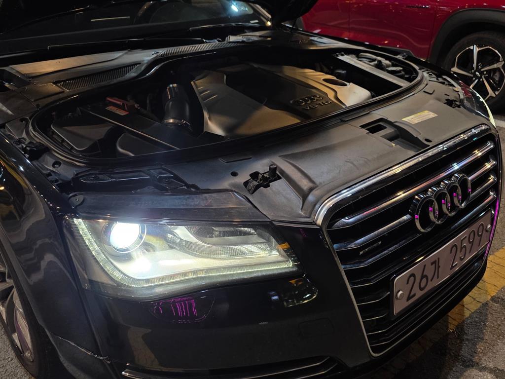 Audi A8 — photo 20