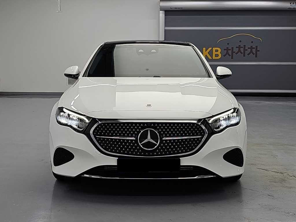 Mercedes-Benz E-Class — photo 01