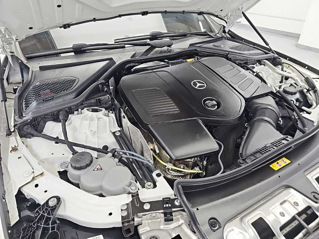 Mercedes-Benz E-Class — photo 05