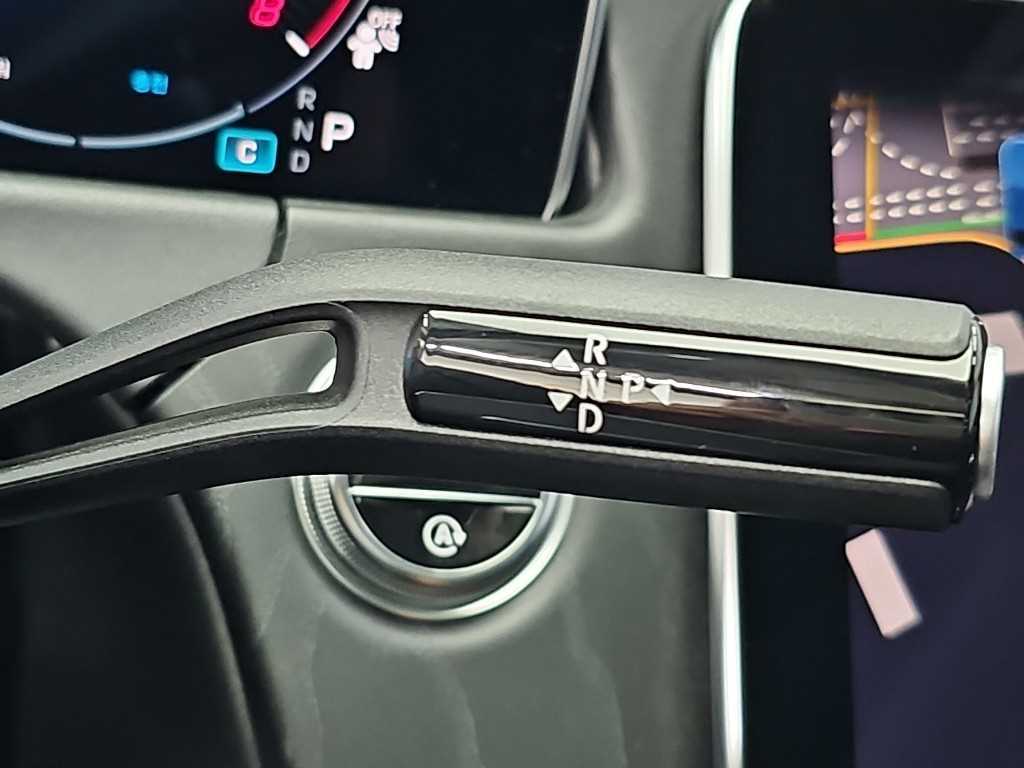 Mercedes-Benz E-Class — photo 08