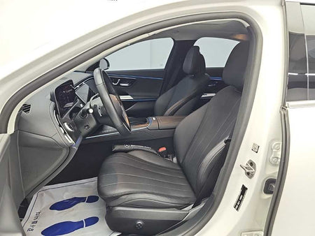 Mercedes-Benz E-Class — photo 11