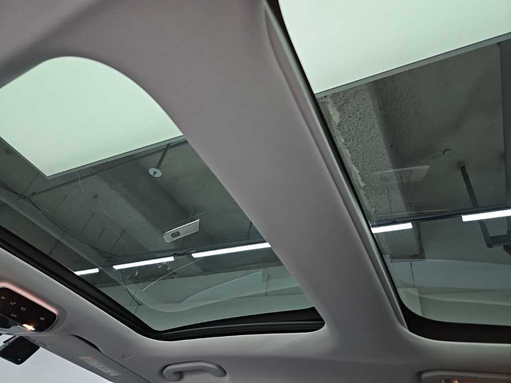 Mercedes-Benz E-Class — photo 15