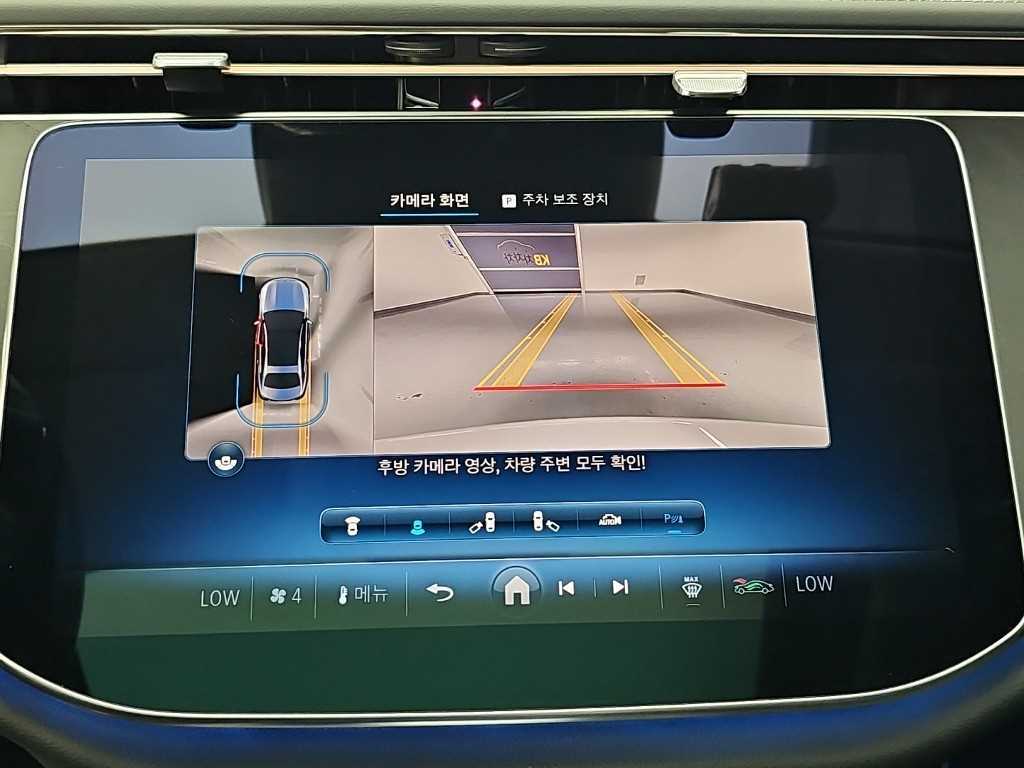 Mercedes-Benz E-Class — photo 17