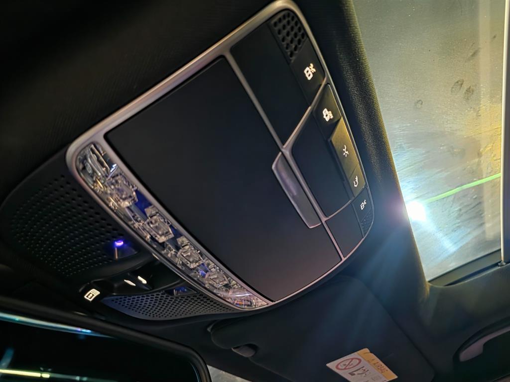 Mercedes-Benz S-Class — photo 08