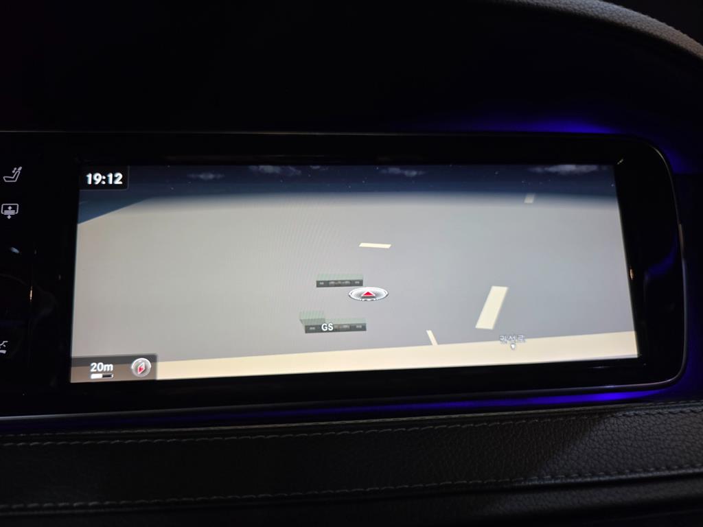 Mercedes-Benz S-Class — photo 09