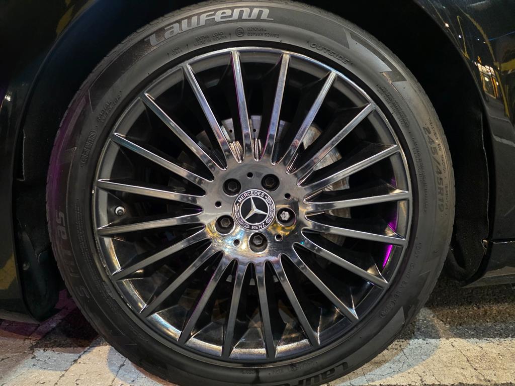 Mercedes-Benz S-Class — photo 15