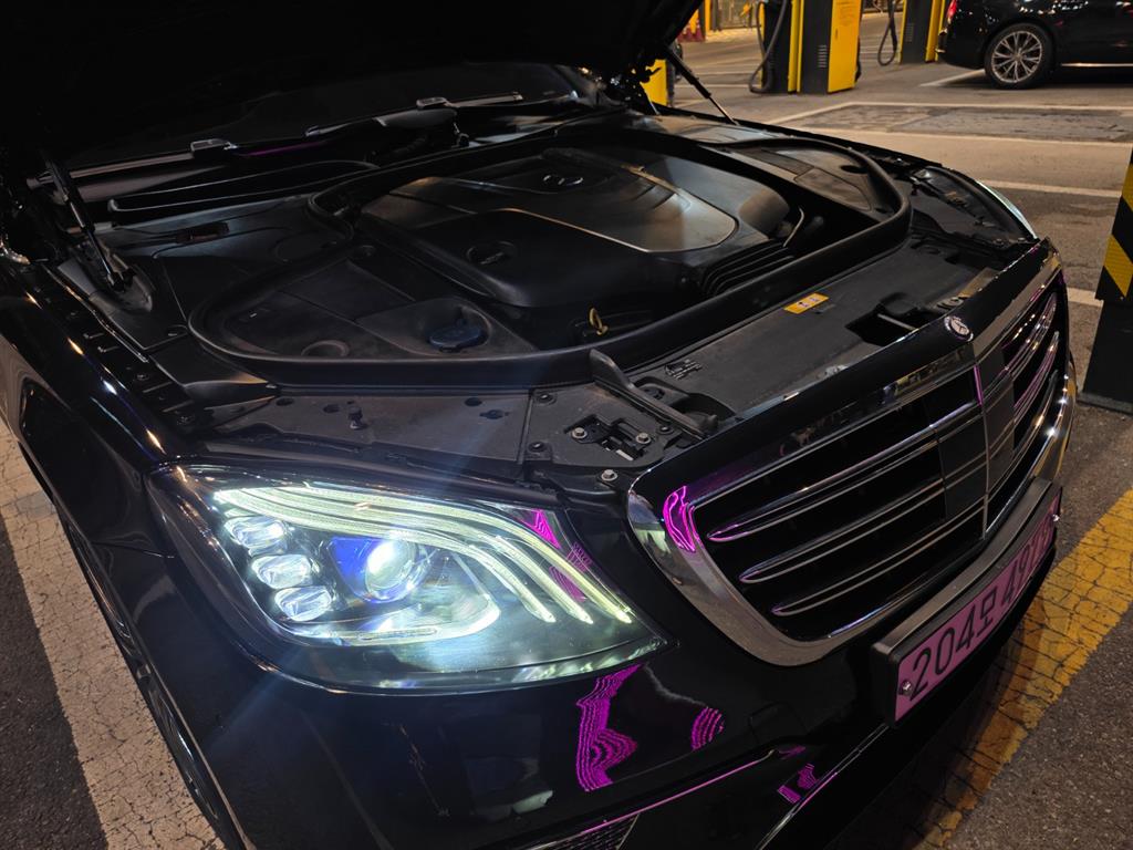 Mercedes-Benz S-Class — photo 19