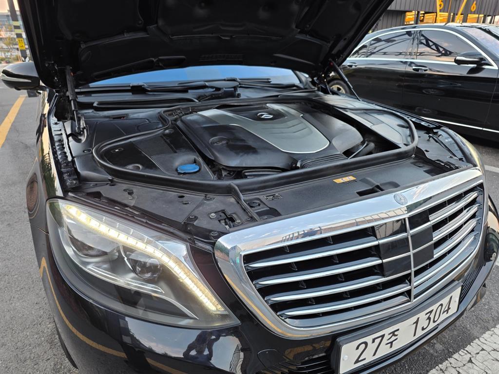 Mercedes-Benz S-Class — photo 01