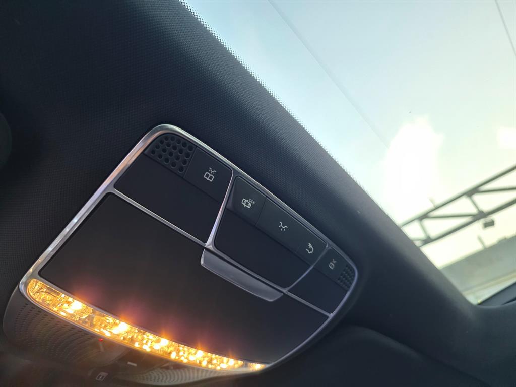 Mercedes-Benz S-Class — photo 12