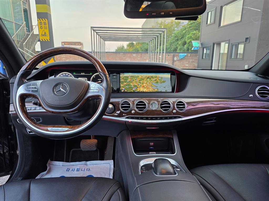 Mercedes-Benz S-Class — photo 15