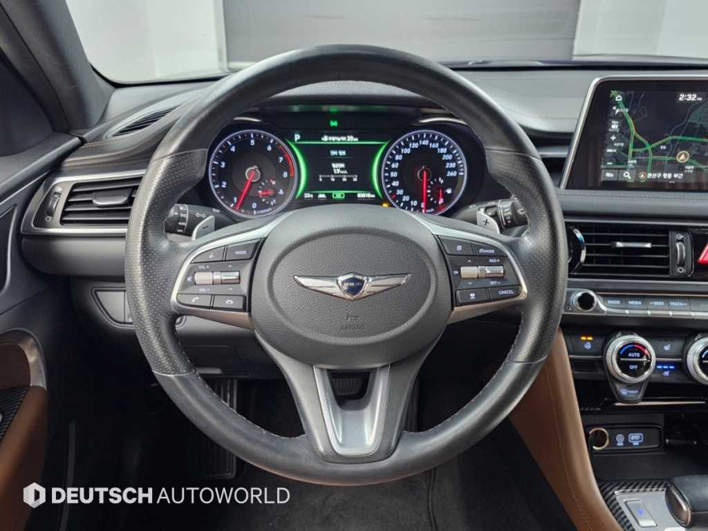 Genesis G70 — photo 13