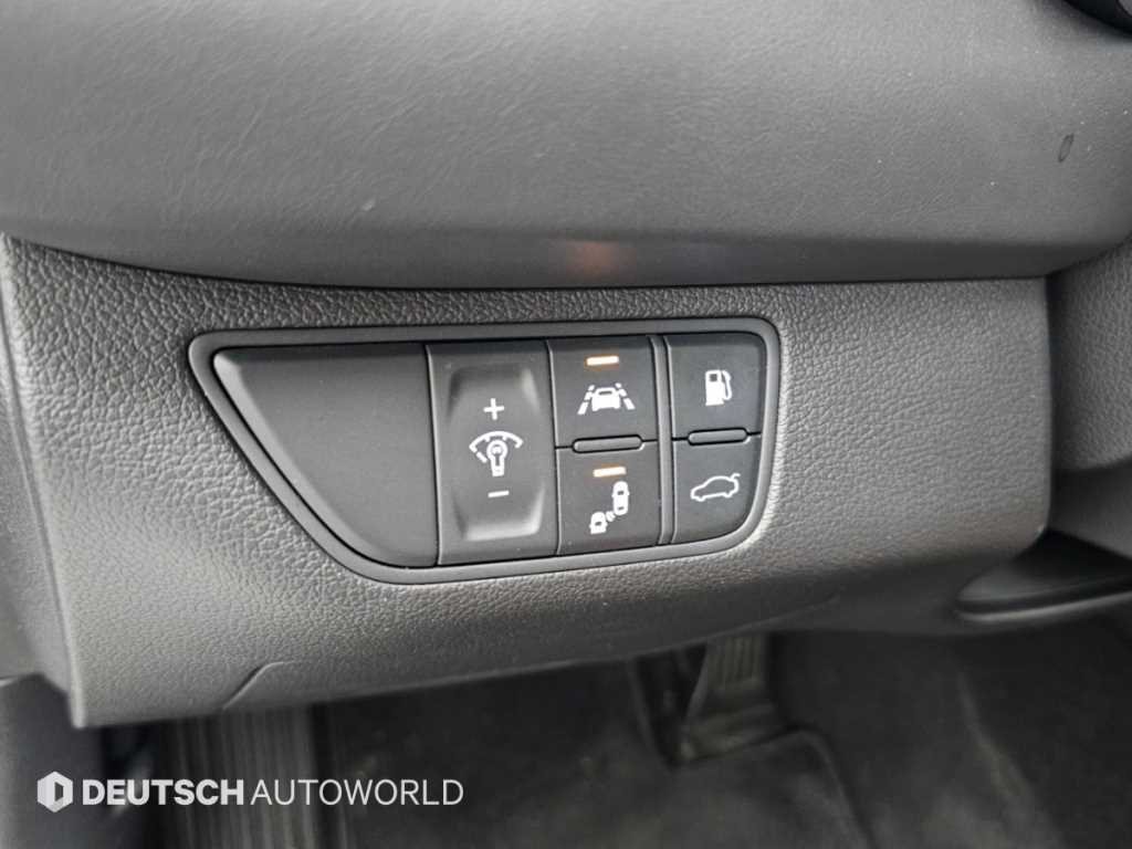 Genesis G70 — photo 17