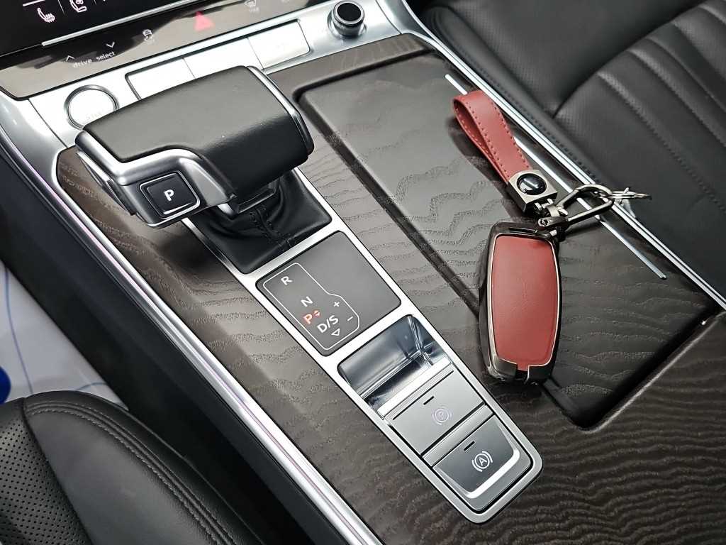 Audi A6 — photo 08