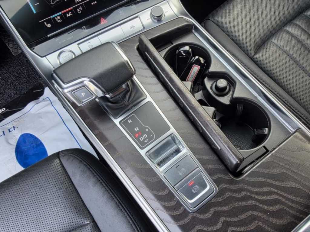 Audi A6 — photo 10