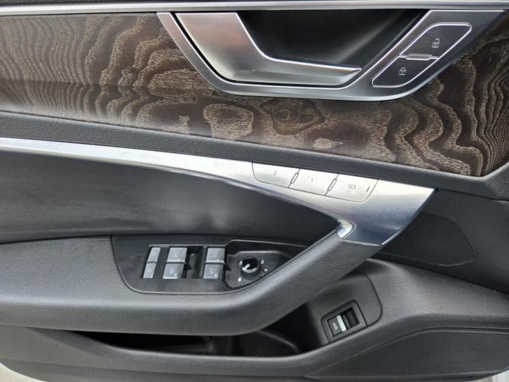 Audi A6 — photo 14