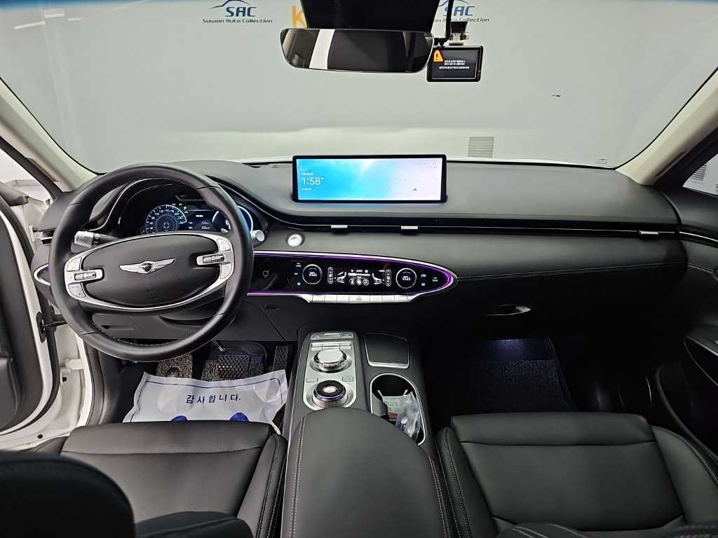 Genesis GV70 — photo 07