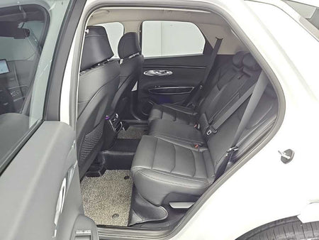 Genesis GV70 — photo 12